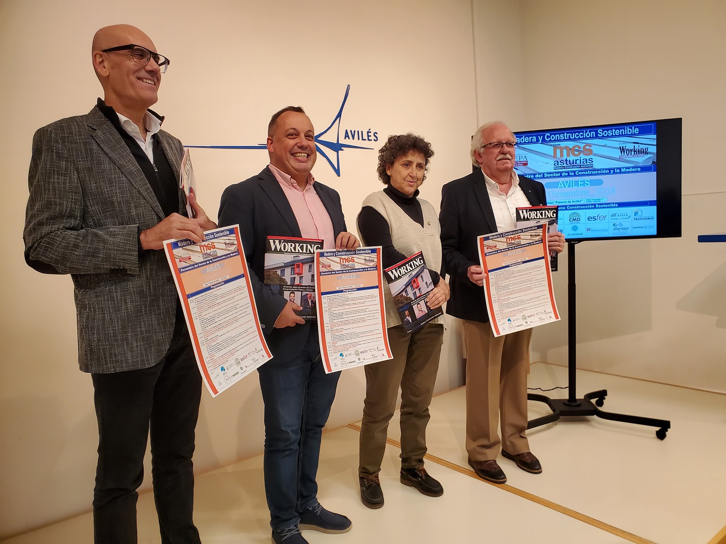 Raúl Quijano, Pelayo García, Clara Díaz y César Luis Chichas, durante la presentación