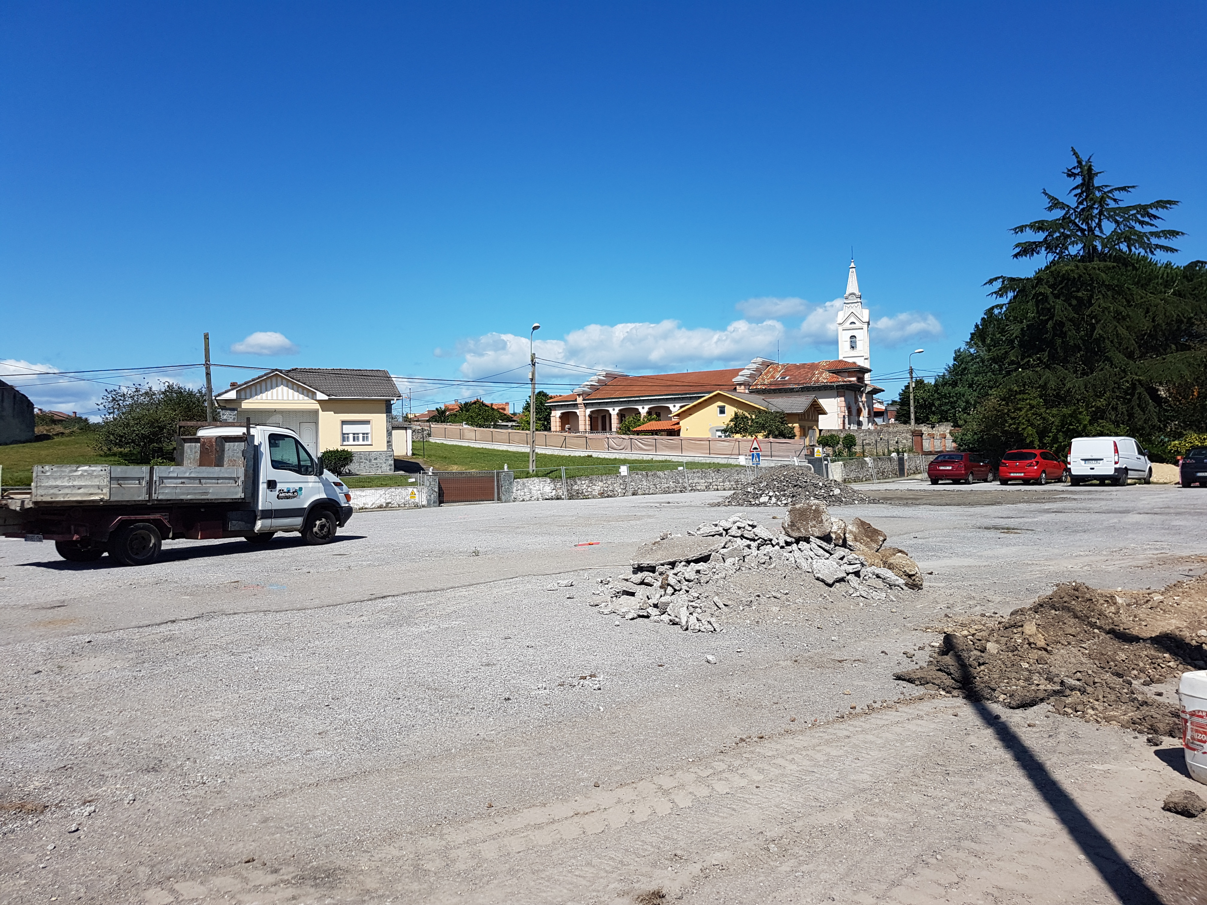 En marcha las obras de construcción de una pista polideportiva en Miranda