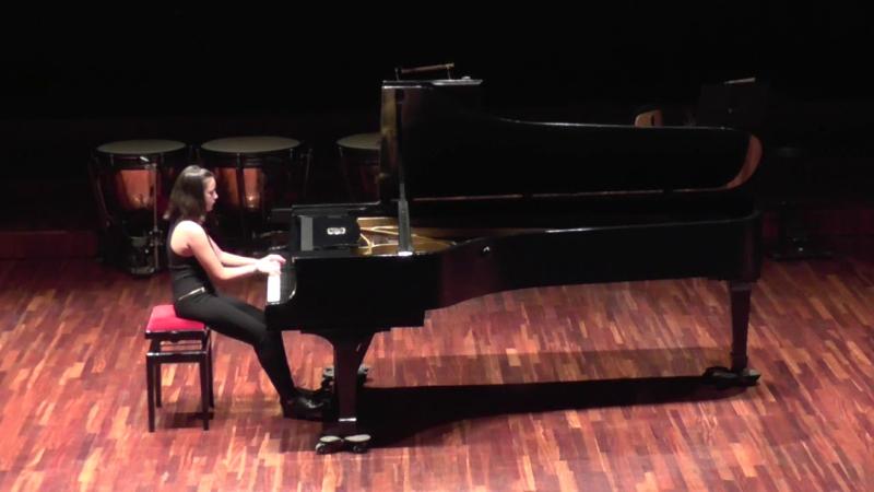 Henar Fernández Clavel, alumna de piano del Conservatorio Julián Orbón, galardonada con el prestigioso 