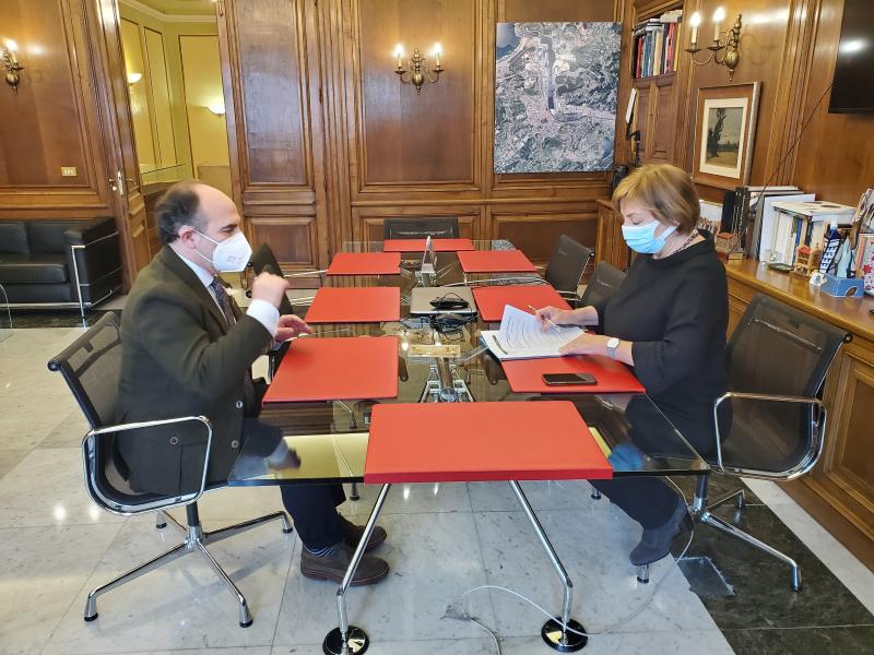 Declaraciones de la alcaldesa de Avilés tras su reunión con el rector de la Universidad de Oviedo
