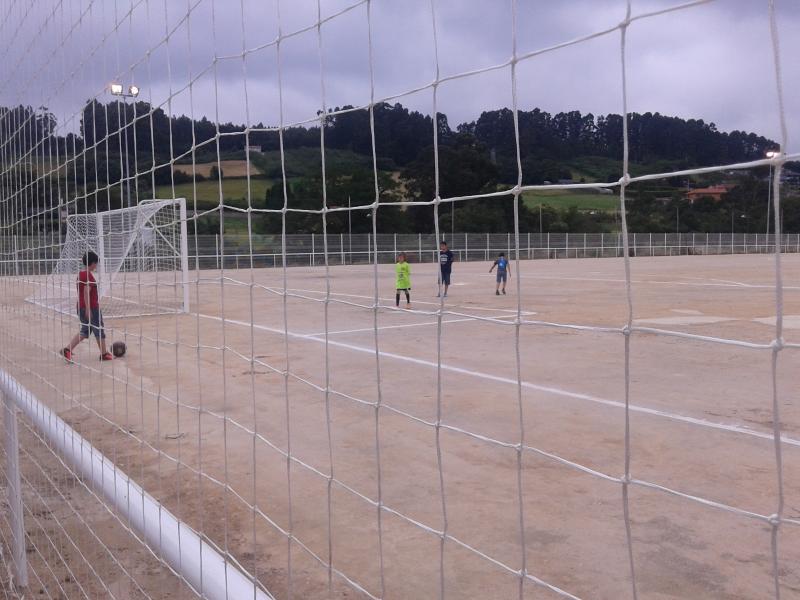 La instalación de césped artificial en el campo de fútbol de La Luz salió a licitación por importe de 367.000 €