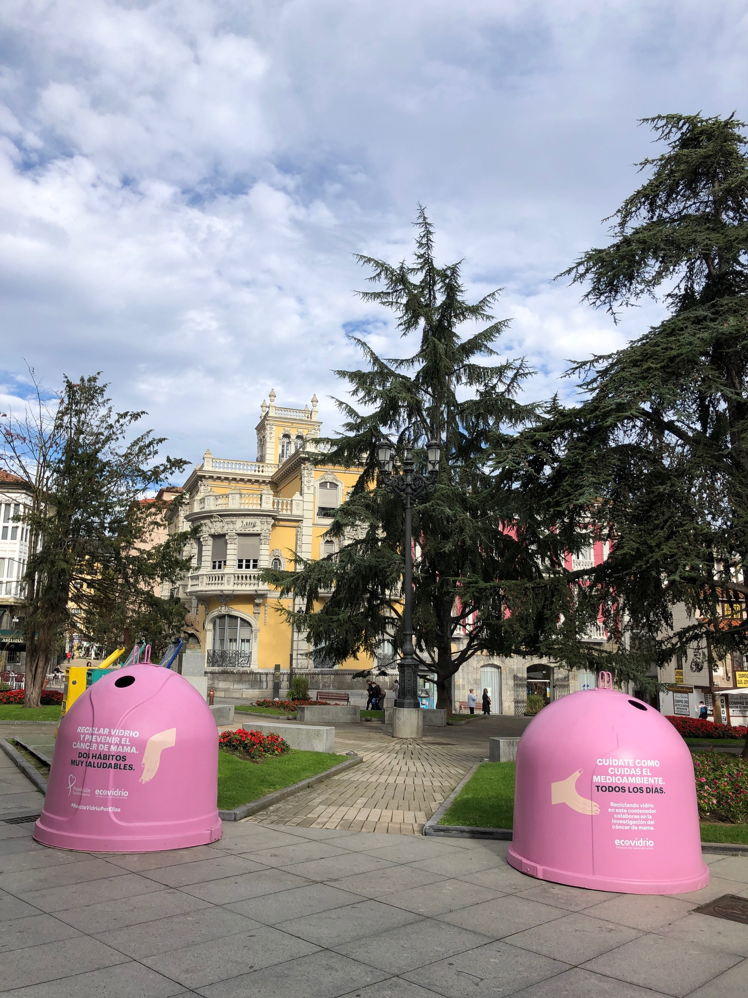 Ecovidrio y el Ayuntamiento colaboran en la campaña solidaria ‘Recicla Vidrio por ellas’ en el Día del Cáncer de Mama