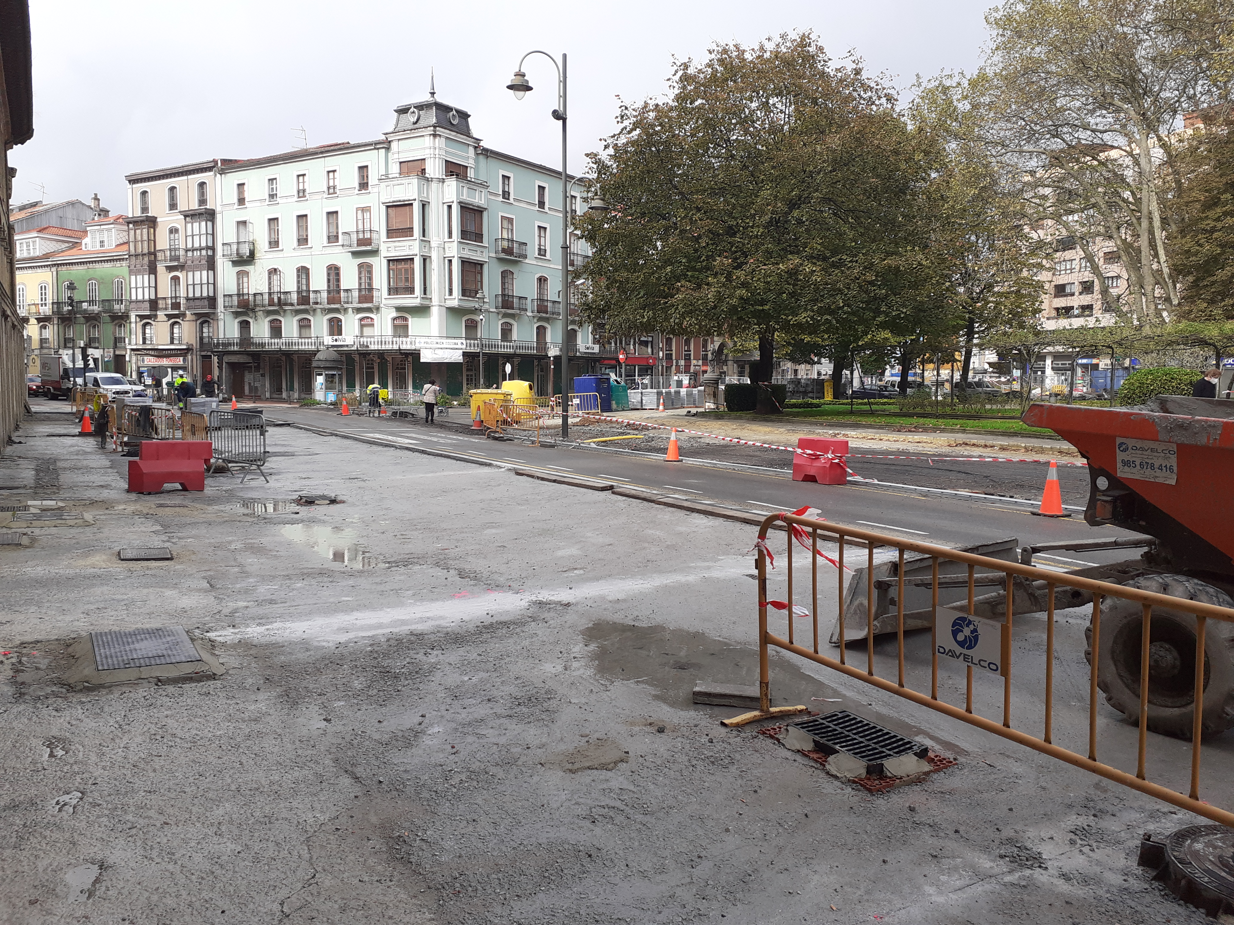 Las obras en La Muralla, Emile Robín y Pedro Menéndez obligan a cortar el agua en 20 calles la noche del miércoles