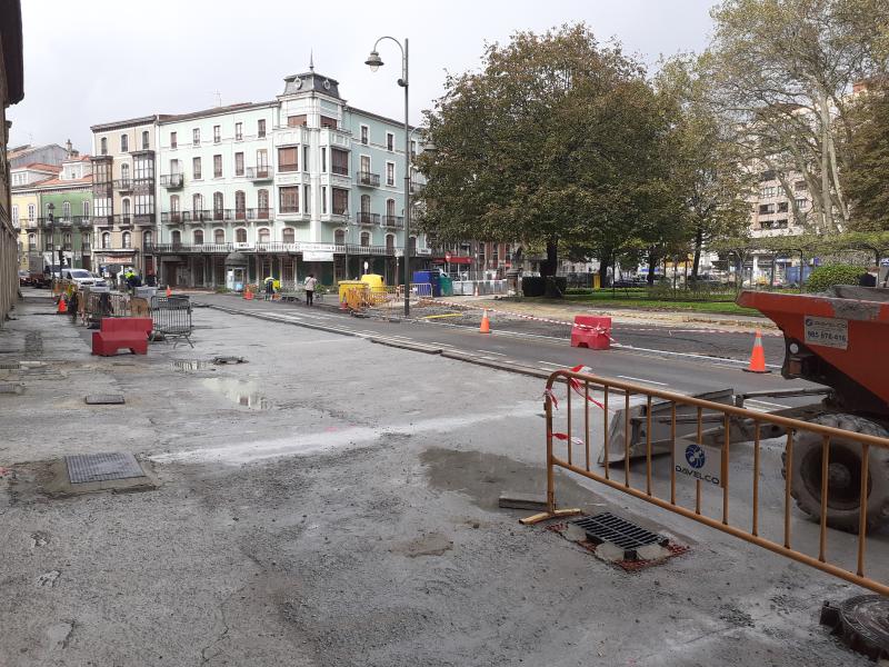 Las obras en La Muralla, Emile Robín y Pedro Menéndez obligan a cortar el agua en 20 calles la noche del miércoles