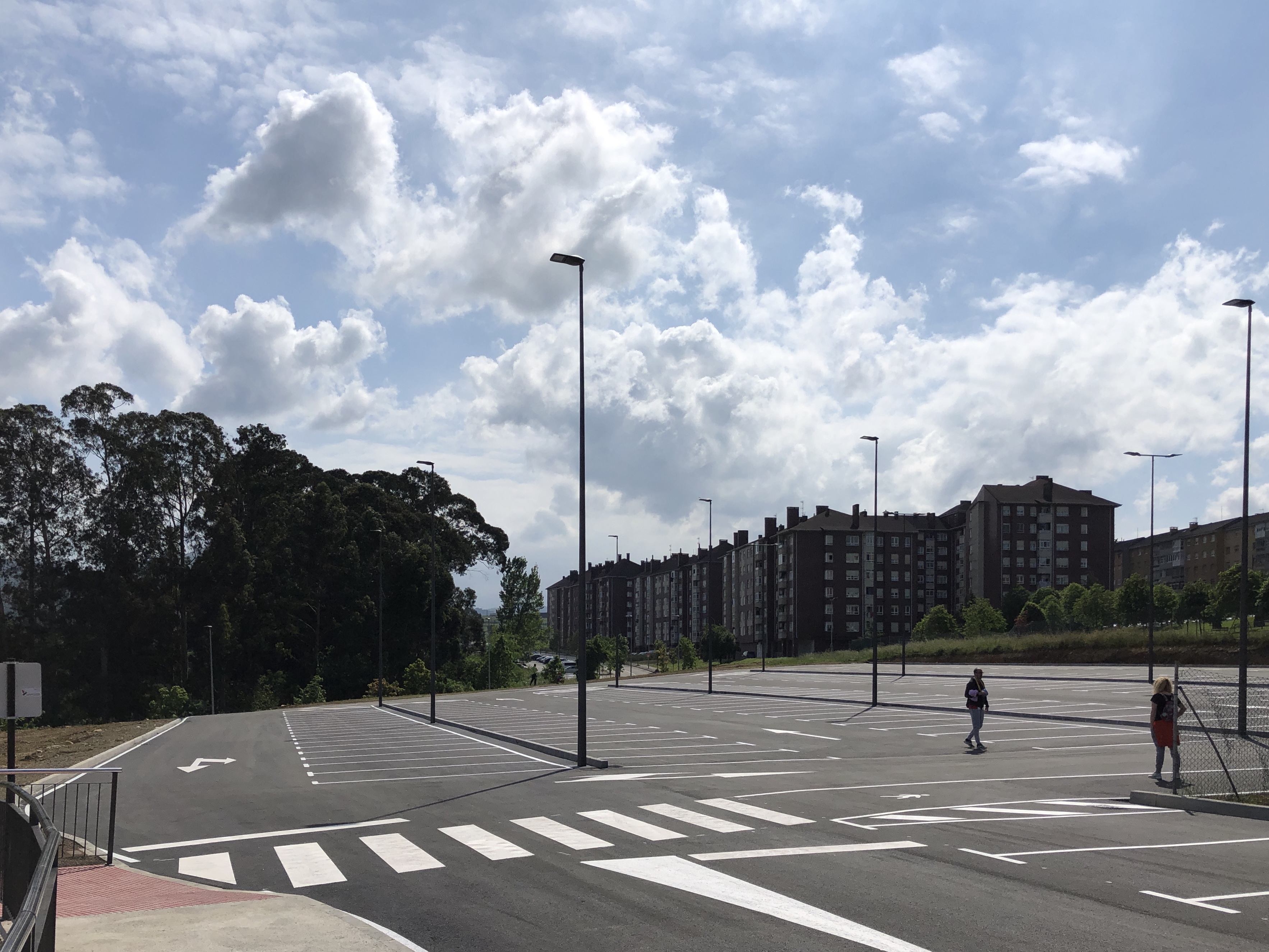 Abierto el nuevo aparcamiento municipal de la calle Hermanos Pinzón en La Luz-Villalegre