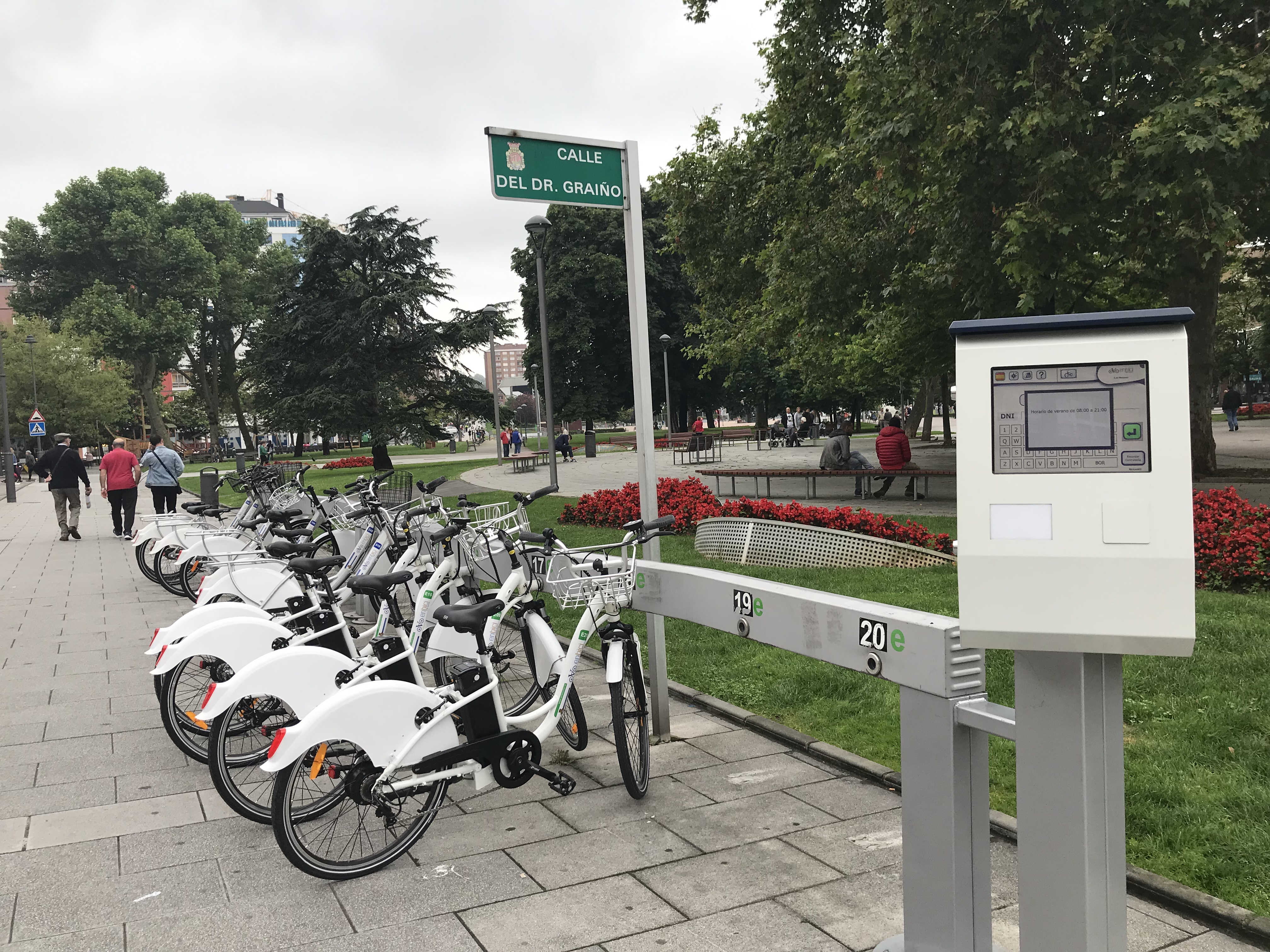 En funcionamiento las nuevas estaciones y bicicletas eléctricas del servicio municipal gratuito Avilés en Bici