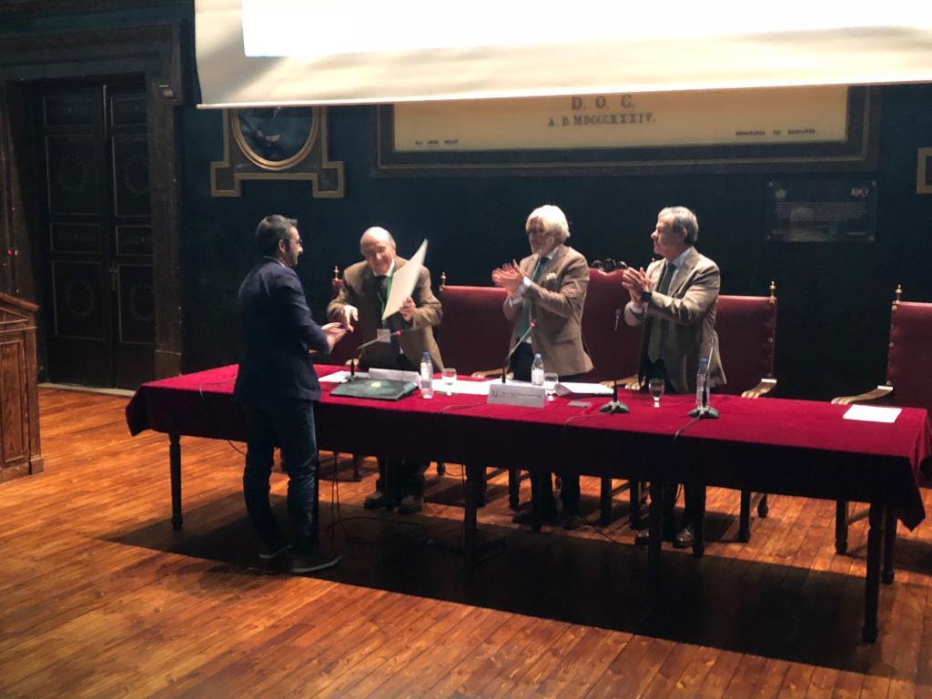 El concejal Manuel Campa recoge el premio a la licitación electrónica de Avilés