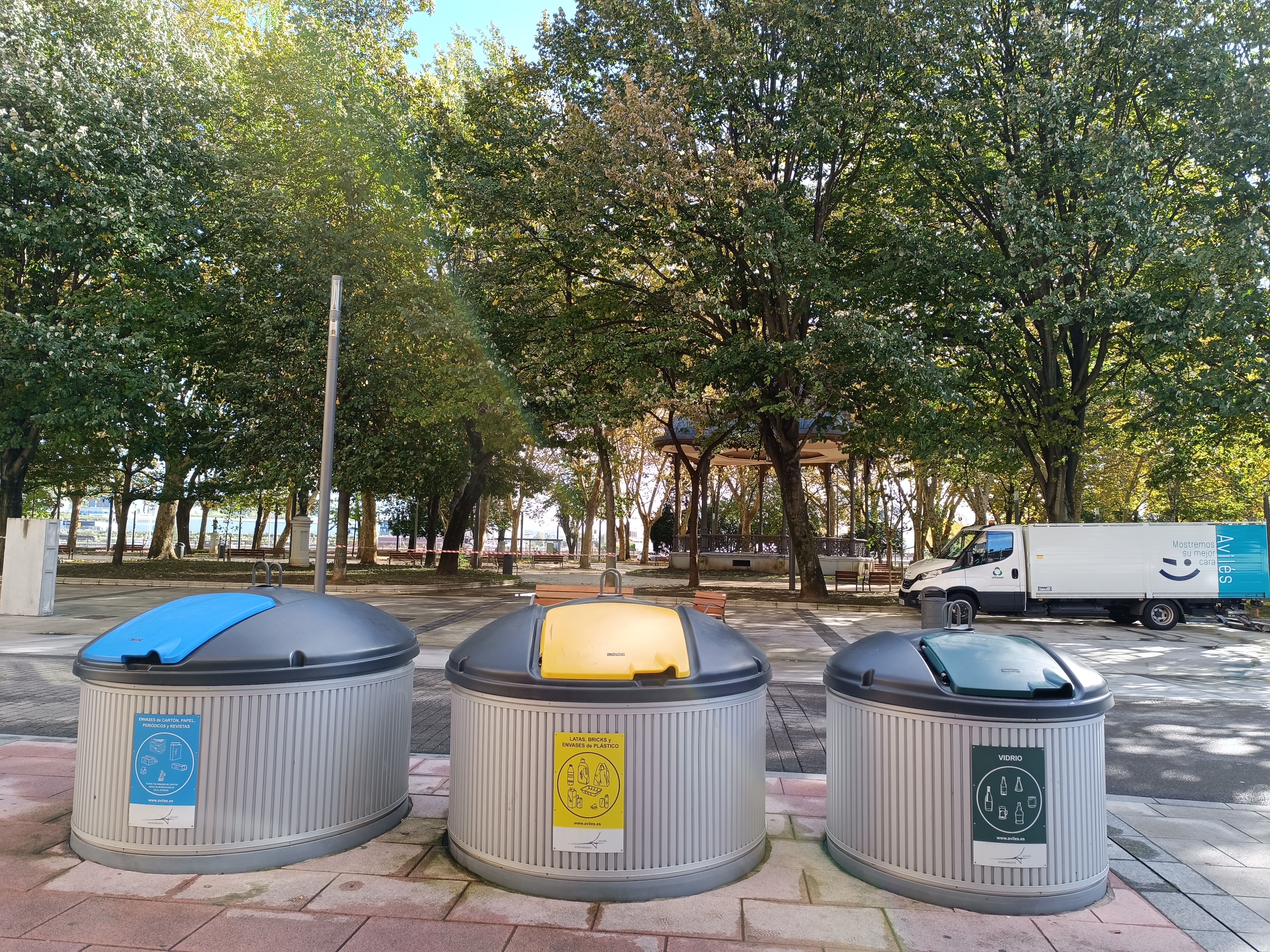 El Ayuntamiento de Avilés impulsa el reciclaje de envases de vidrio en 536 establecimientos hosteleros