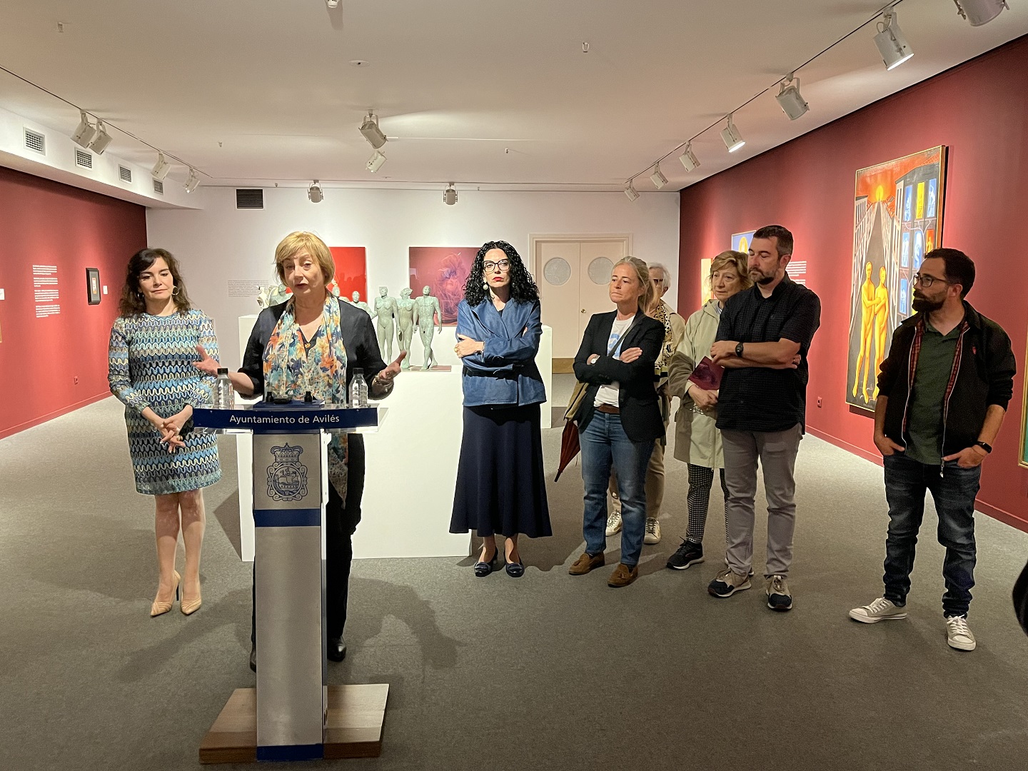 Fotografía del acto de inauguración de la exposición